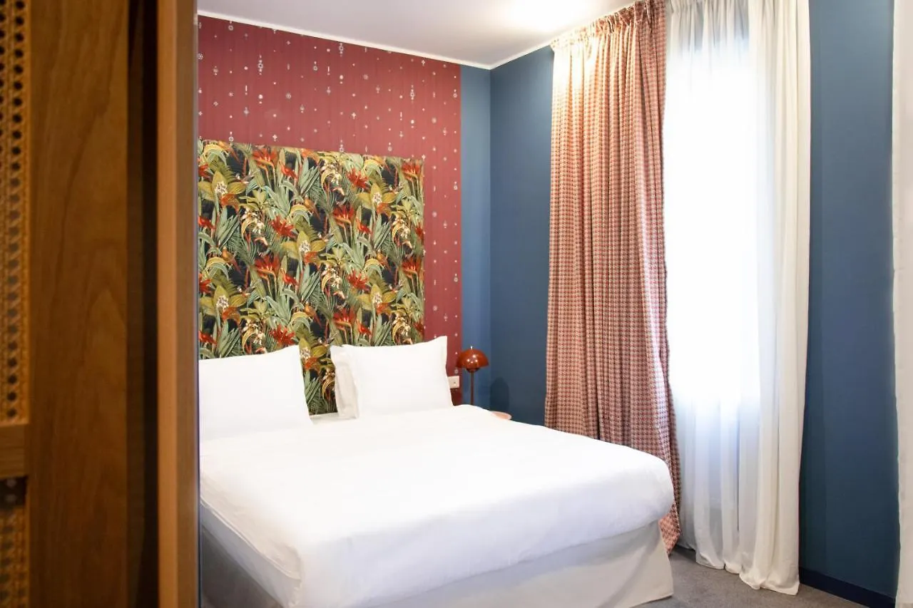 Hotel Margot Sololaki Tbilisi 4*,  Georgia